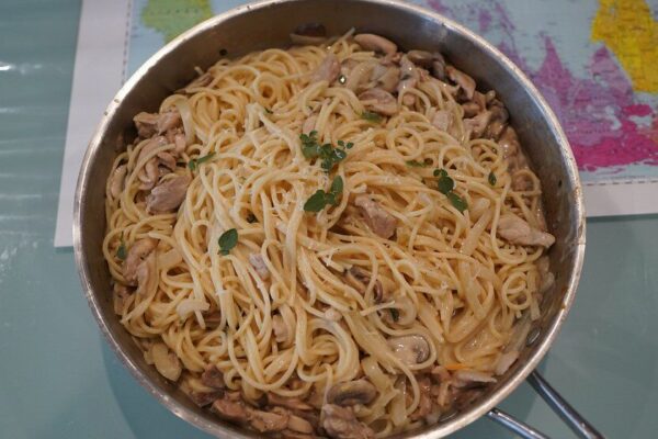 Family Favorite: Creamy Chicken Spaghetti Recipe Creamy Chicken Spaghetti Recipe