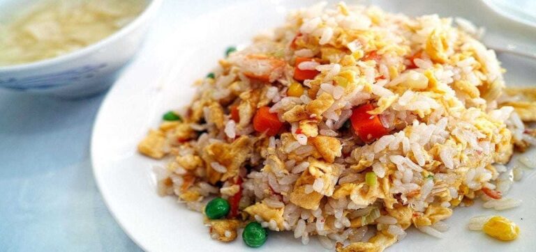 Filipino Garlic Fried Rice (Sinangag) | Tasty morning delight