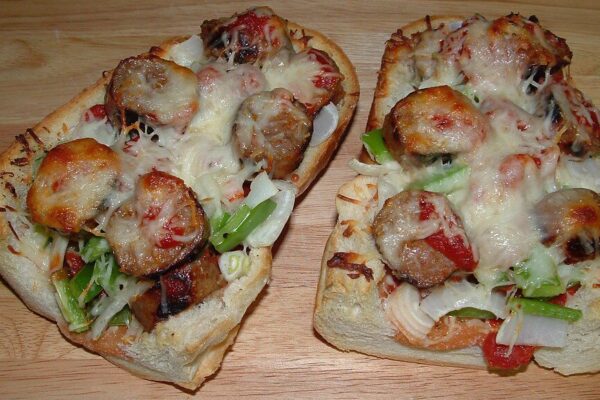 This 10-minute bread pizza recipe is simple and cheesy bread pizza recipe