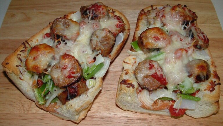 This 10-minute bread pizza recipe is simple and cheesy bread pizza recipe