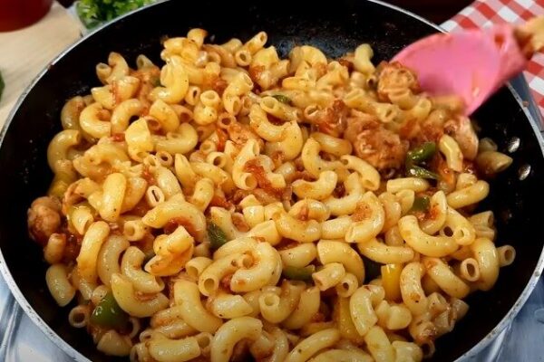Desi-Style Chicken Macaroni Recipe – Spicy and Flavorful Chicken macroni desi pasta
